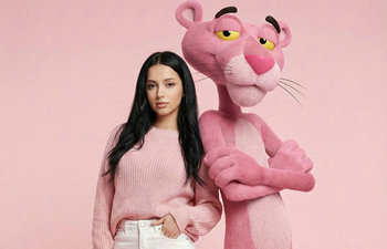 Prompt:AI Girl's Style Lab: Iconic Collabs with Tom, Pikachu & More