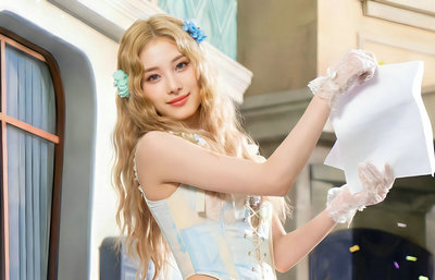 Sana FULL SCREEN WALLPAPERS